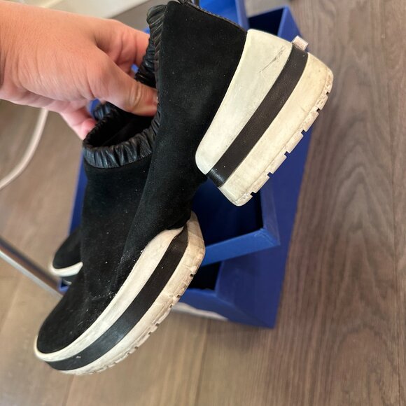 Stuart Weitzman Women's SW-612 Sneaker, Black Suede, 6.5 Medium US - Picture 4 of 7